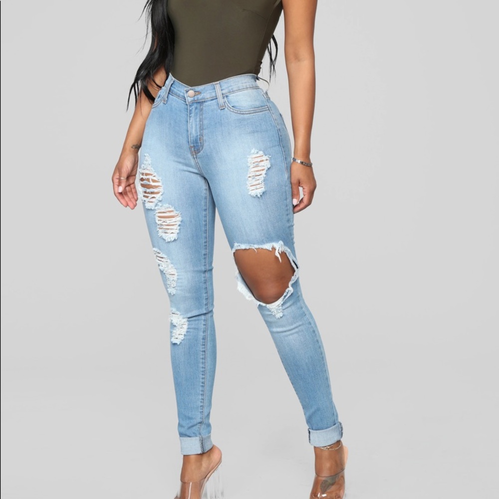 Womens ripped skinny jeans